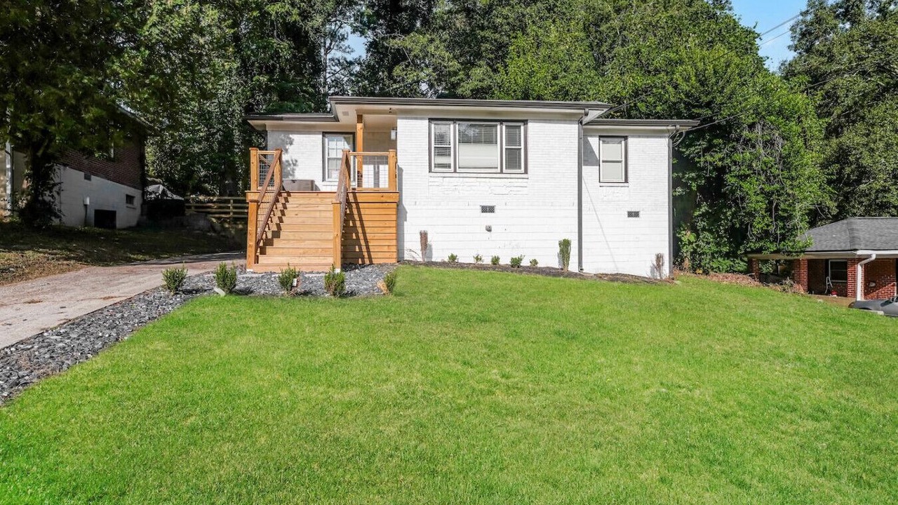 Photo of Outdoor in Candler-McAfee