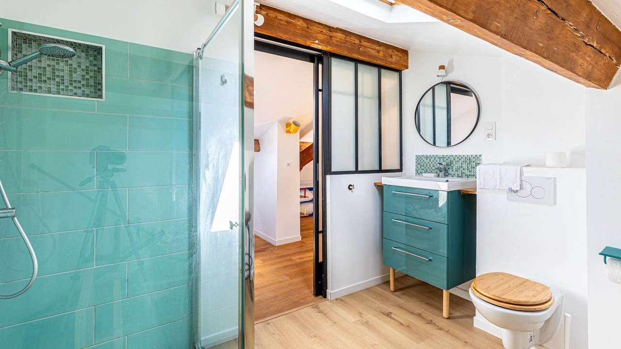 Photo of Bathroom in Les Puces de Saint-Ouen