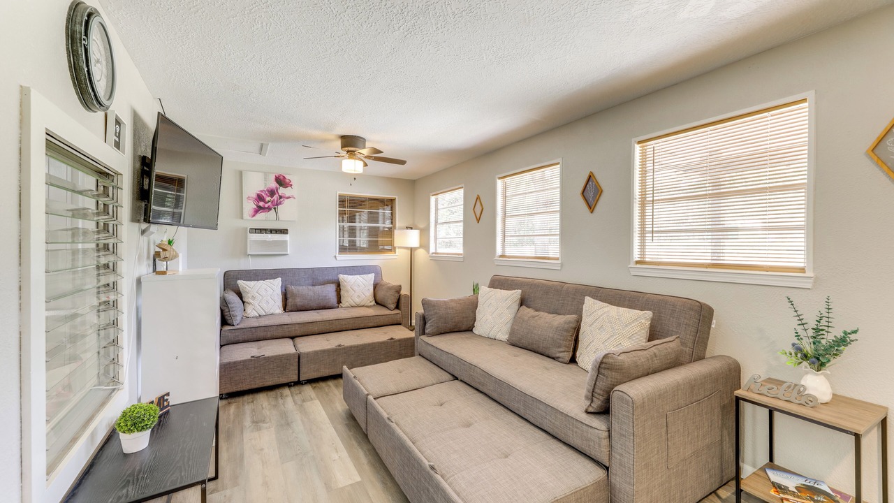 Photo of Livingroom in Somerville