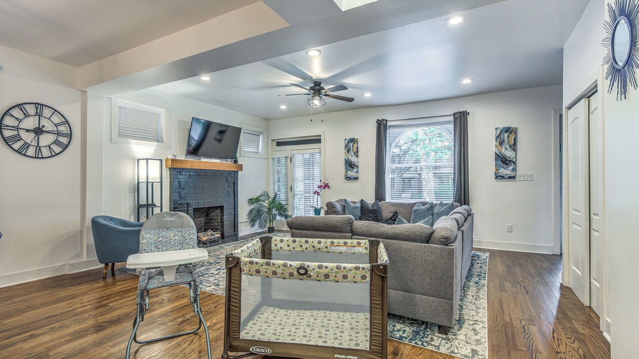 Photo of Livingroom in St. Louis