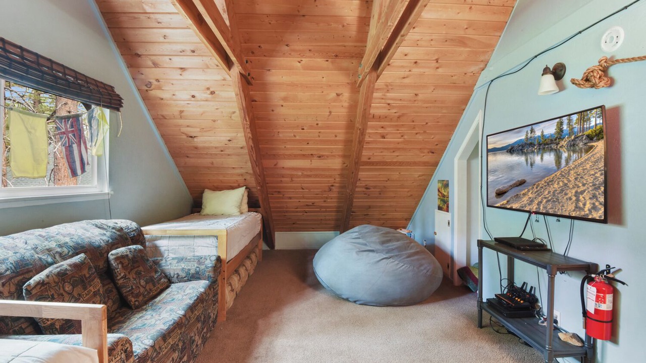 Photo of Livingroom in Carnelian Bay