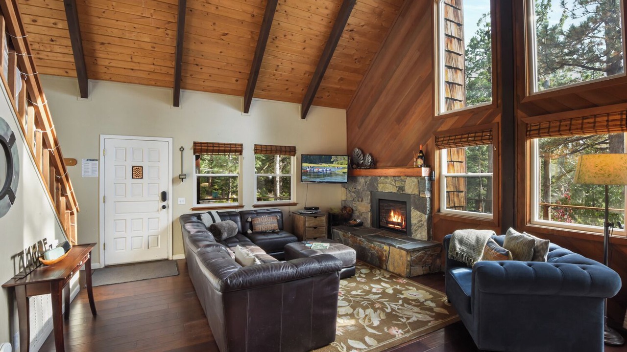 Photo of Livingroom in Carnelian Bay