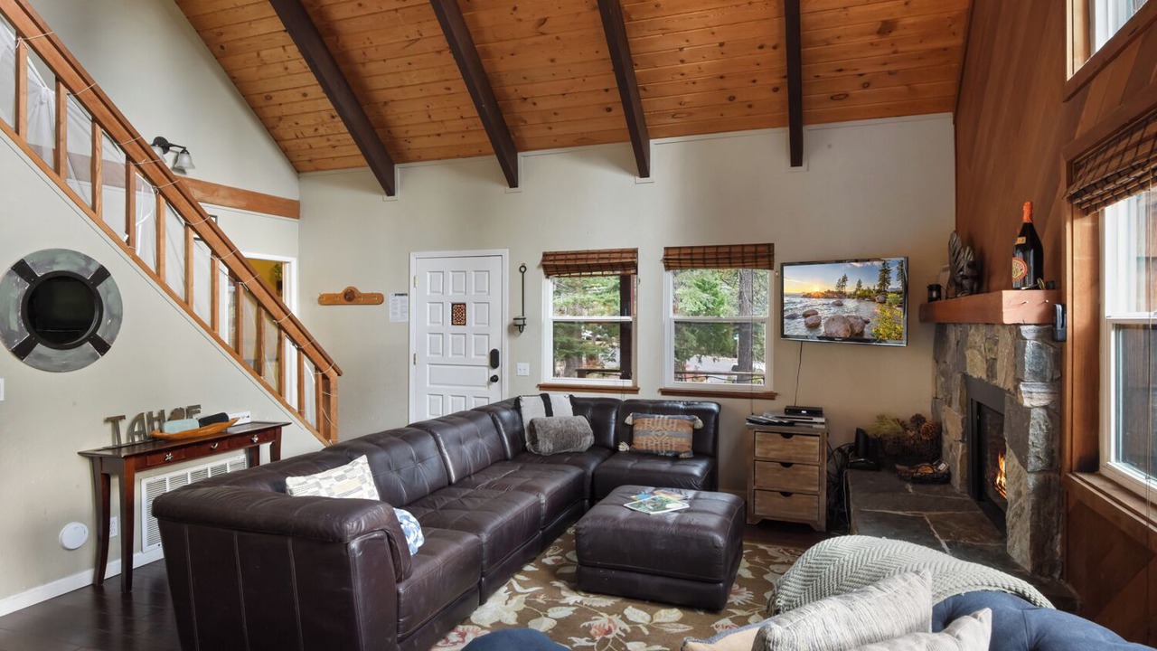 Photo of Livingroom in Carnelian Bay