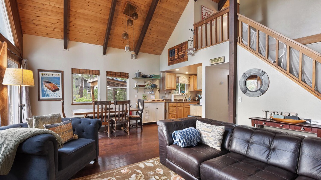 Photo of Livingroom in Carnelian Bay