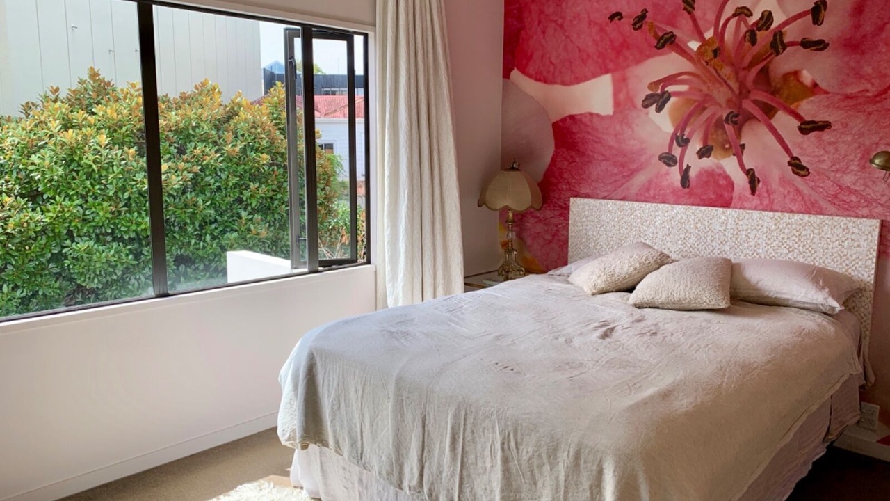 Photo of Others in Ponsonby