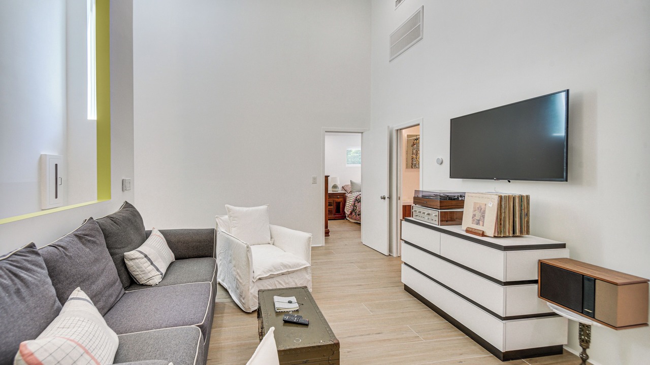 Photo of Livingroom in Virginia Beach