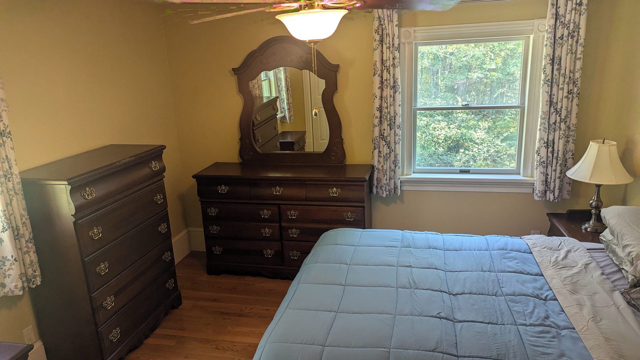 Photo of Bedroom in Rowland