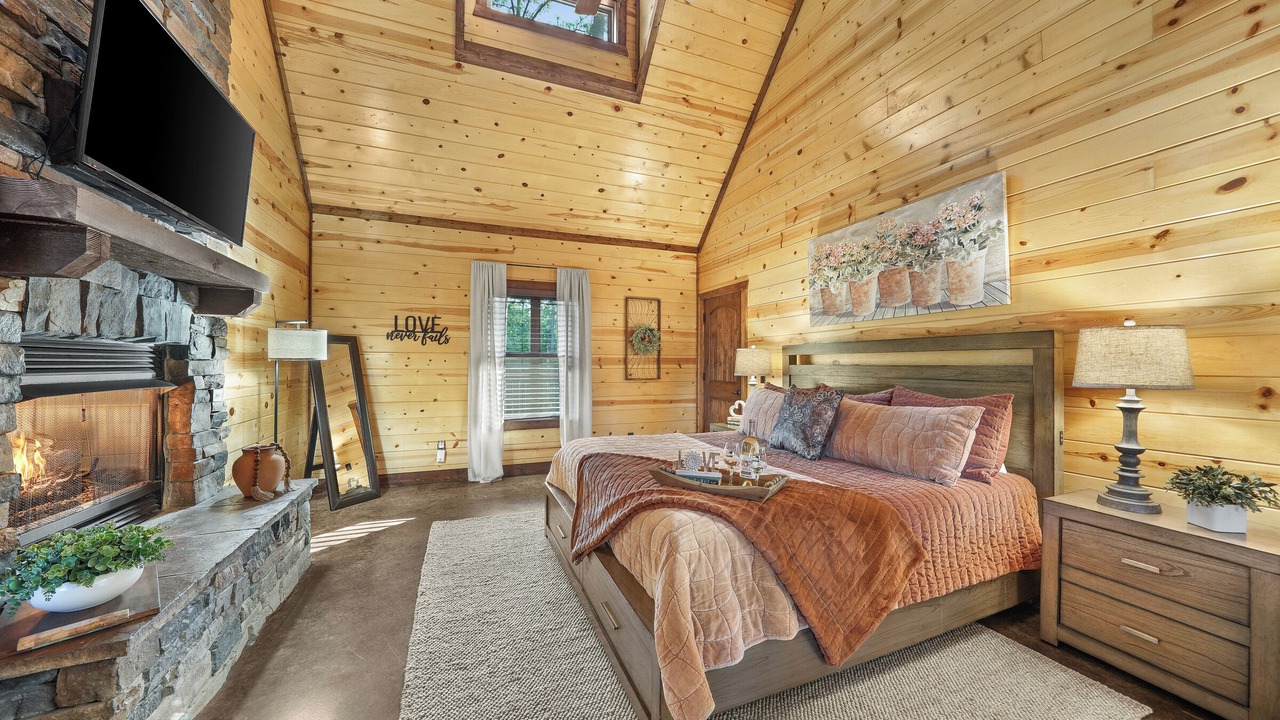 Photo of Bedroom in Hochatown
