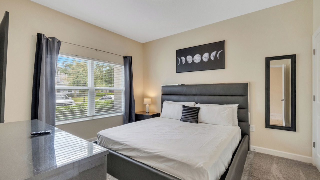 Photo of Bedroom in Florida Center North