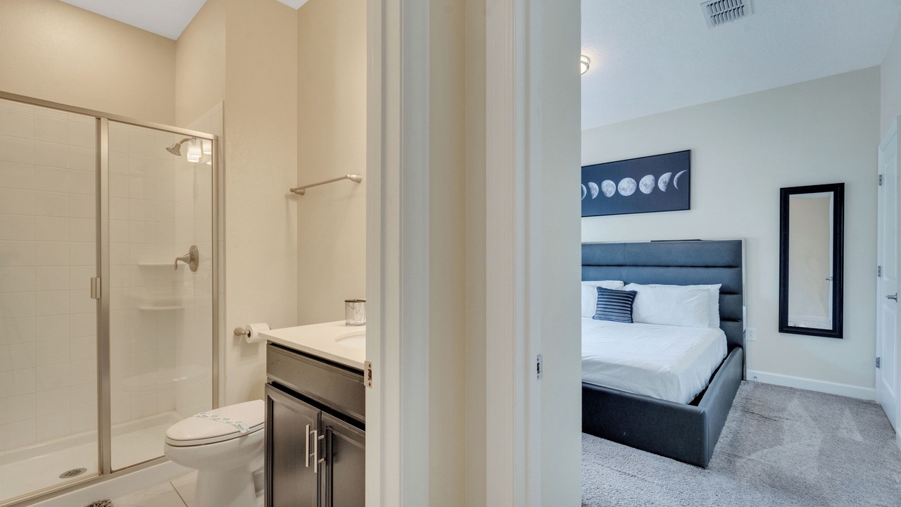 Photo of Bathroom in Florida Center North