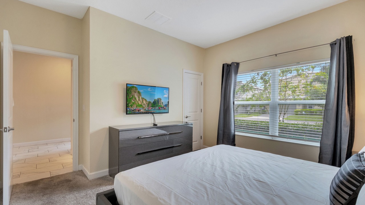 Photo of Bedroom in Florida Center North