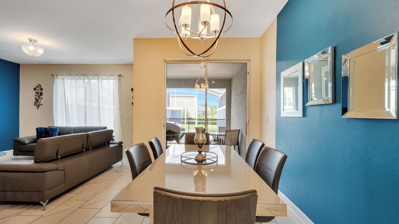 Photo of Livingroom in Florida Center North
