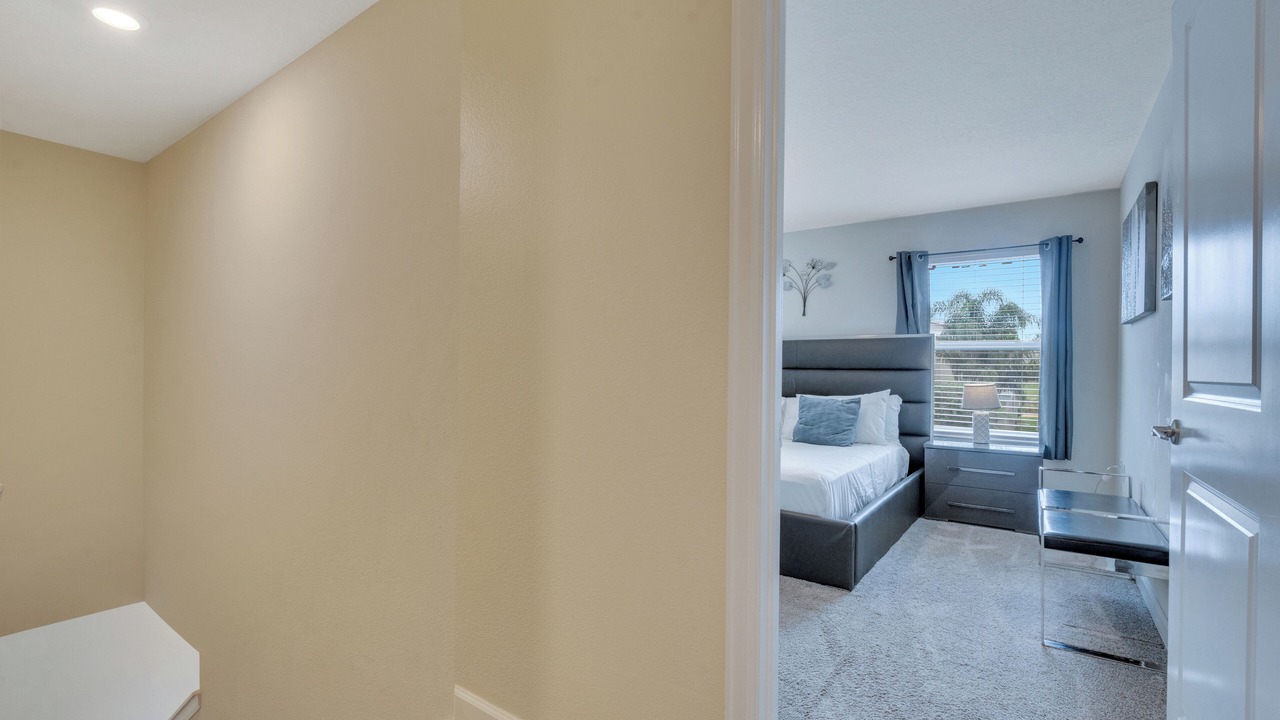 Photo of Bedroom in Florida Center North
