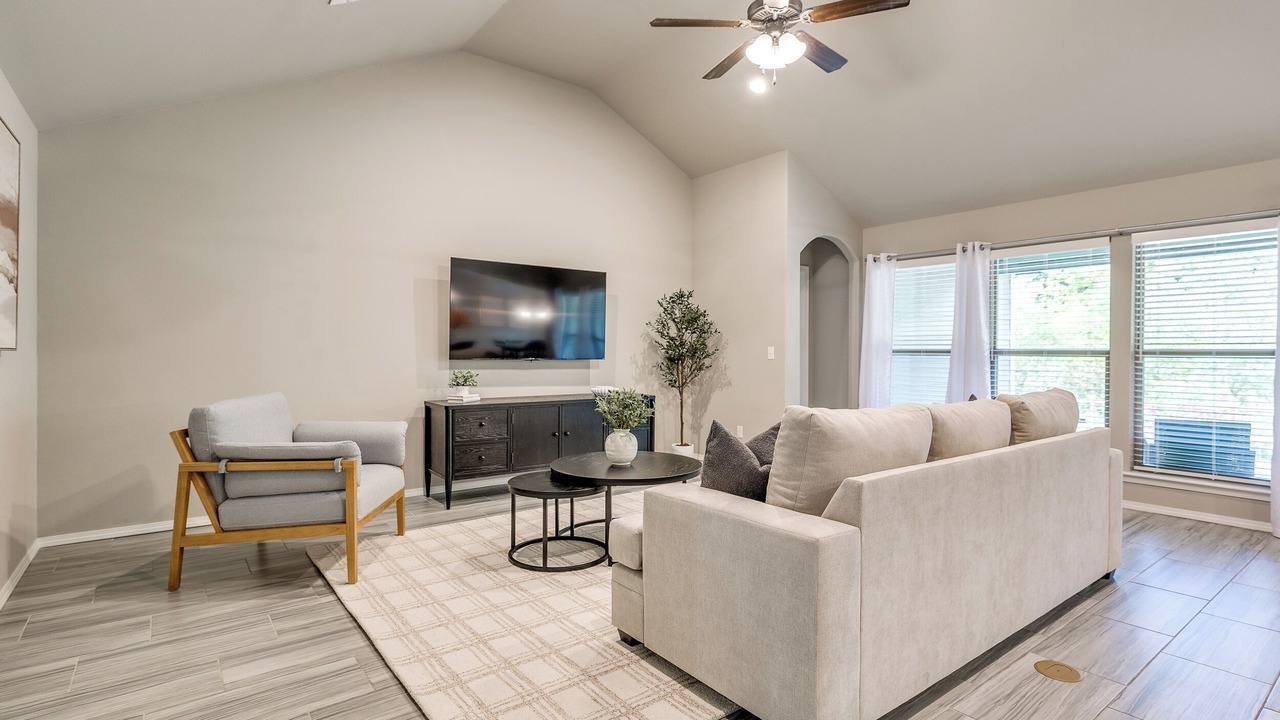 Photo of Livingroom in Broken Arrow