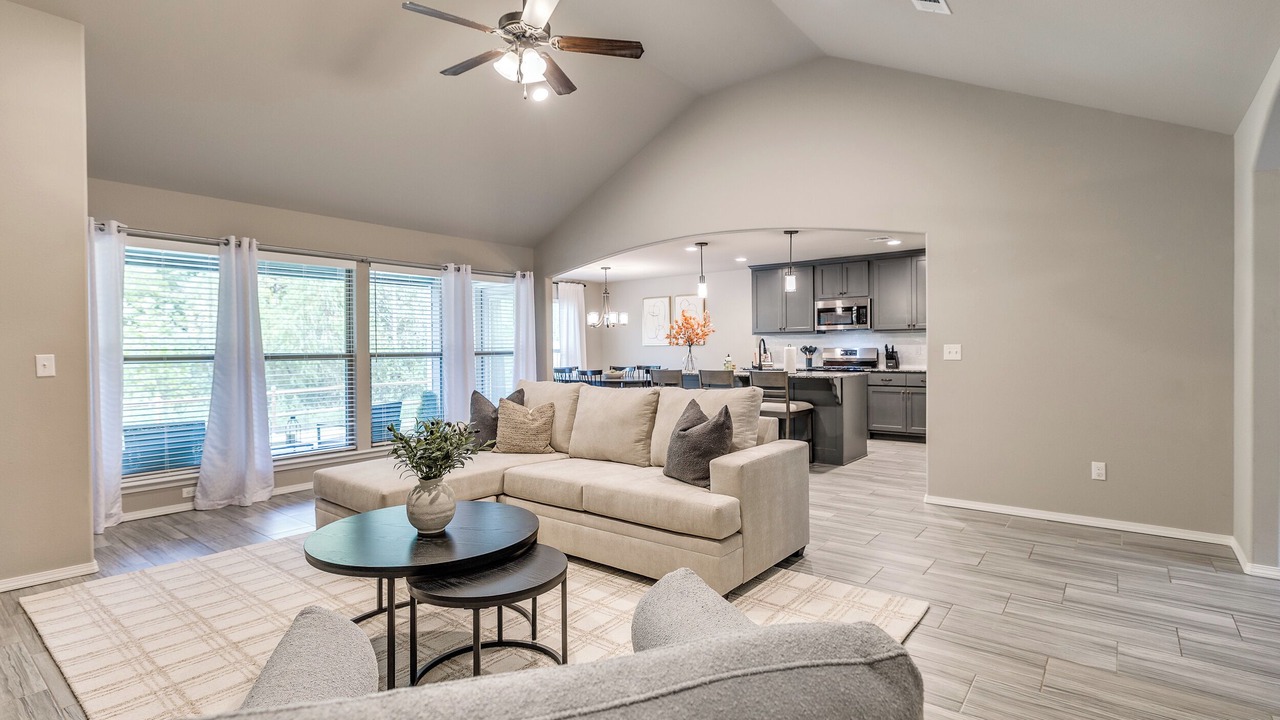 Photo of Livingroom in Broken Arrow
