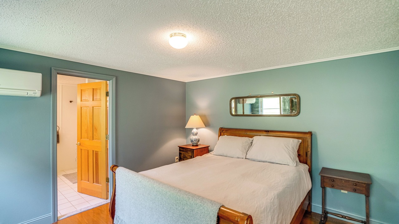 Photo of Others in Hollowville