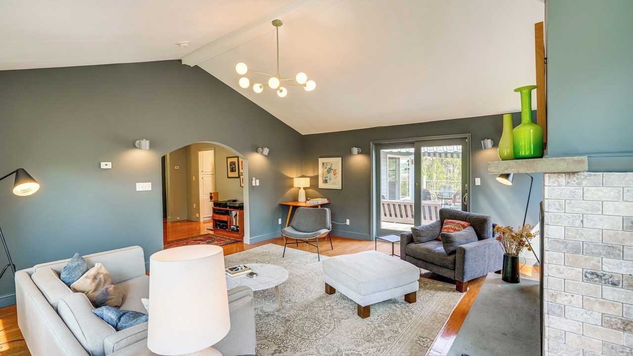 Photo of Livingroom in Hollowville