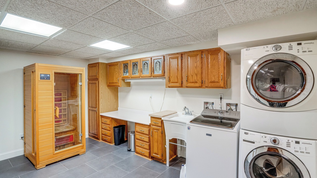 Photo of Bedroom in Hollowville