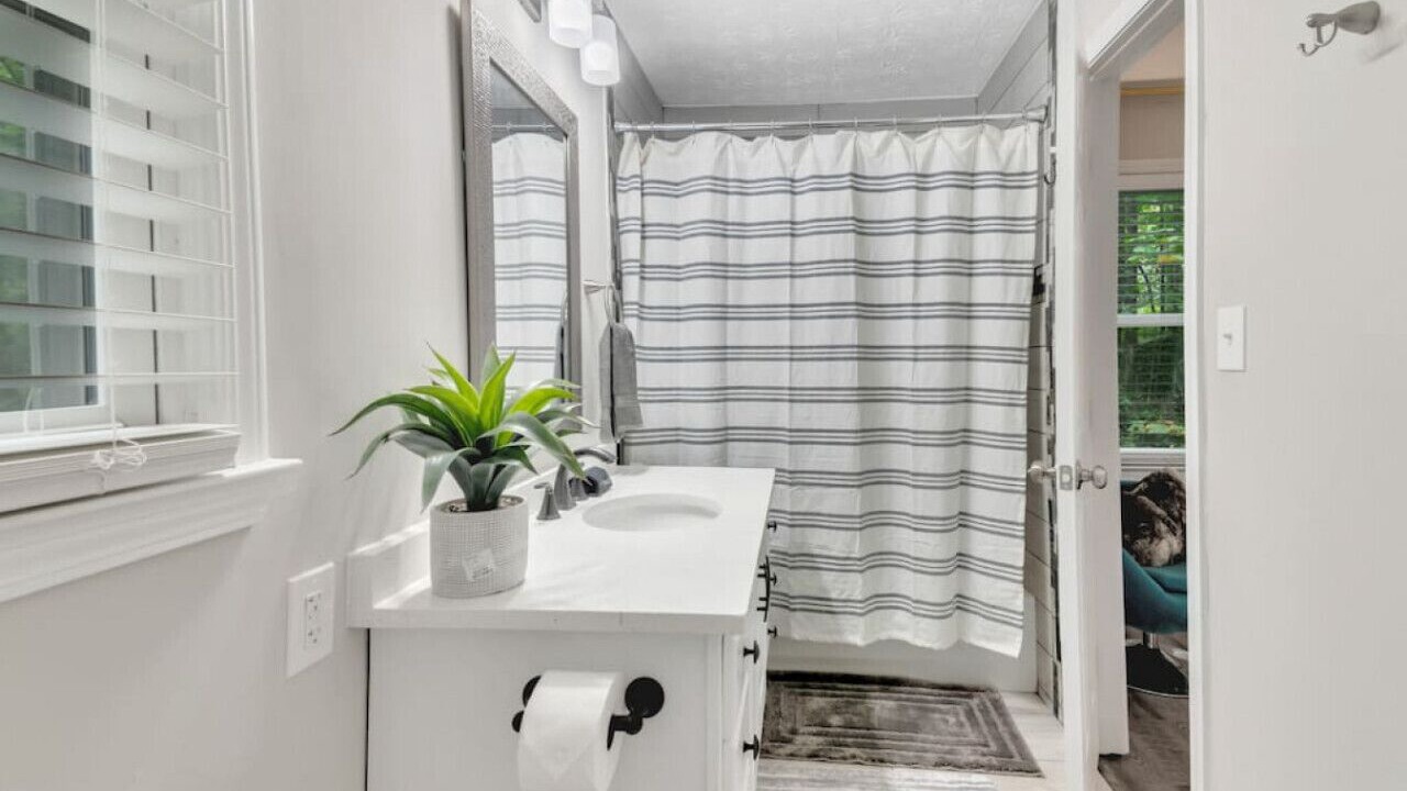 Photo of Bathroom in Acworth