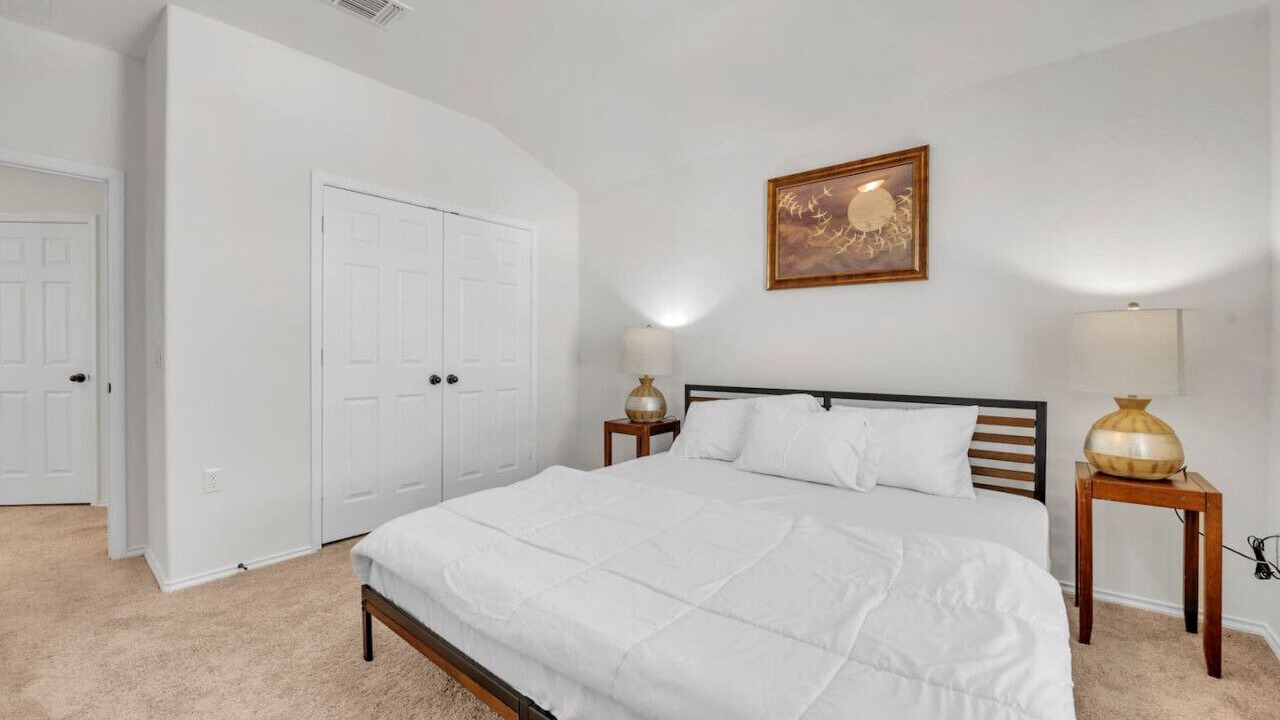 Photo of Bedroom in McNeil