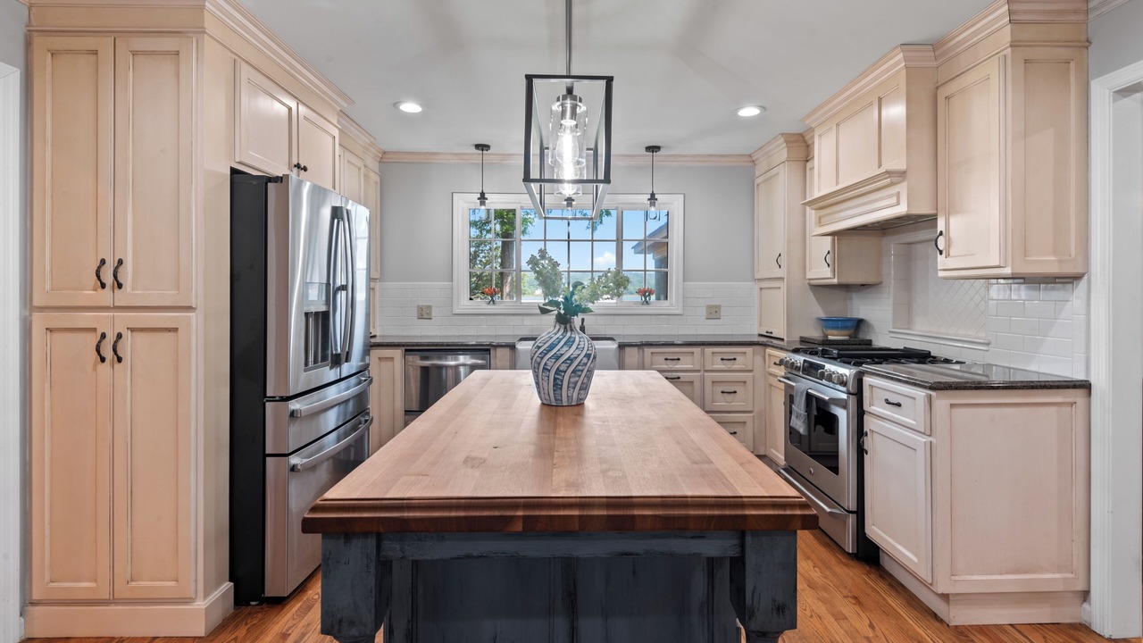Photo of Kitchen in Guntersville