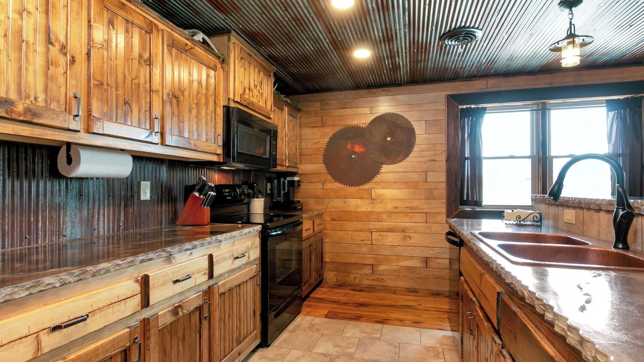 Photo of Kitchen in Grandview Plaza