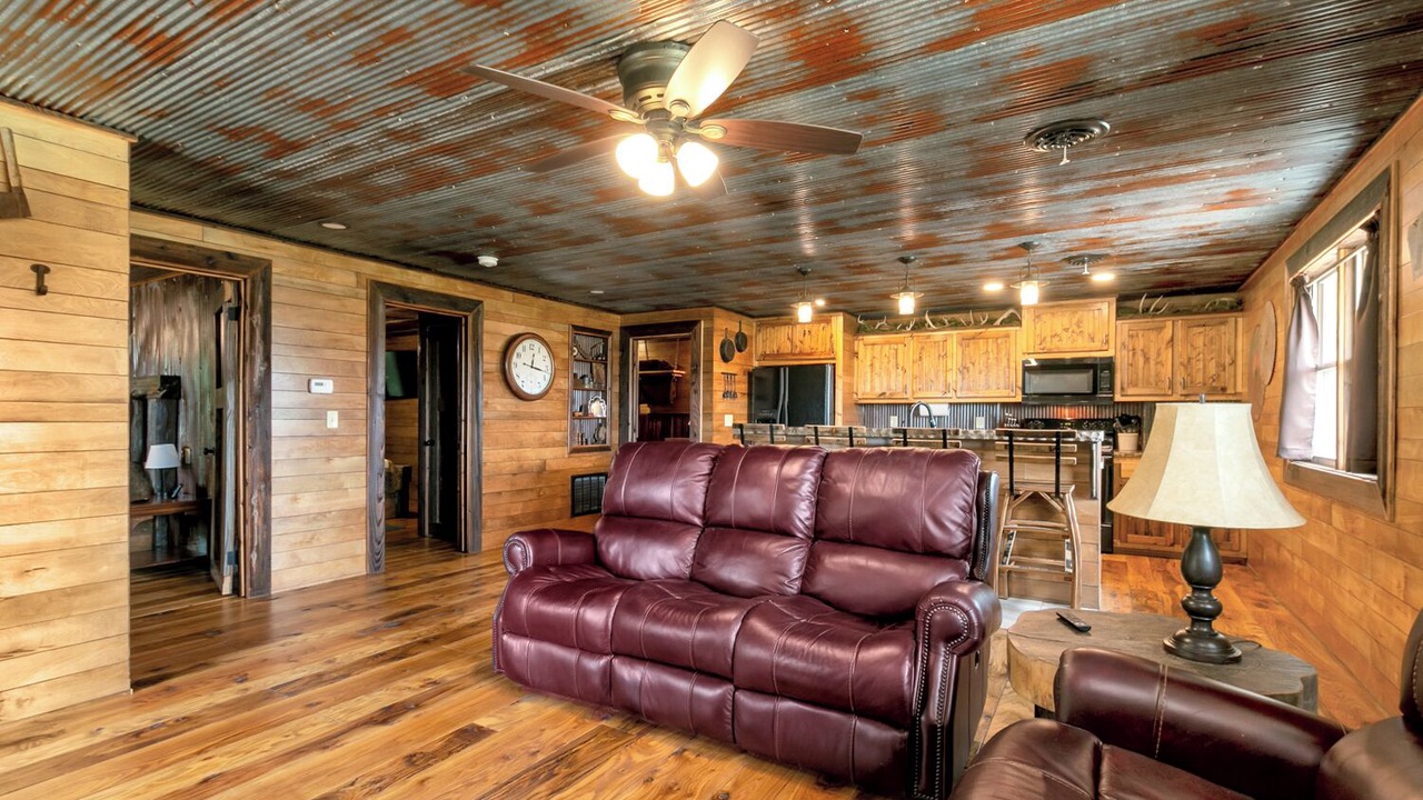 Photo of Livingroom in Grandview Plaza