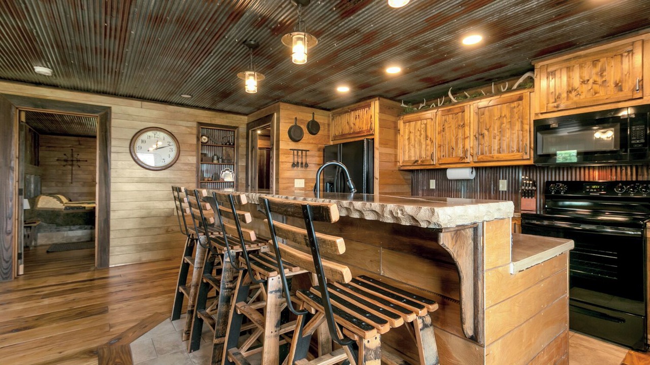 Photo of Kitchen in Grandview Plaza