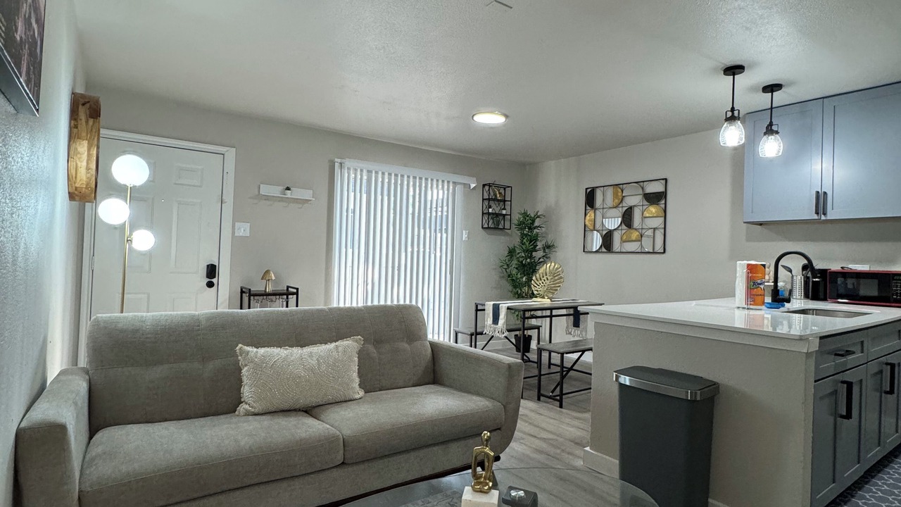 Photo of Livingroom in Park Central