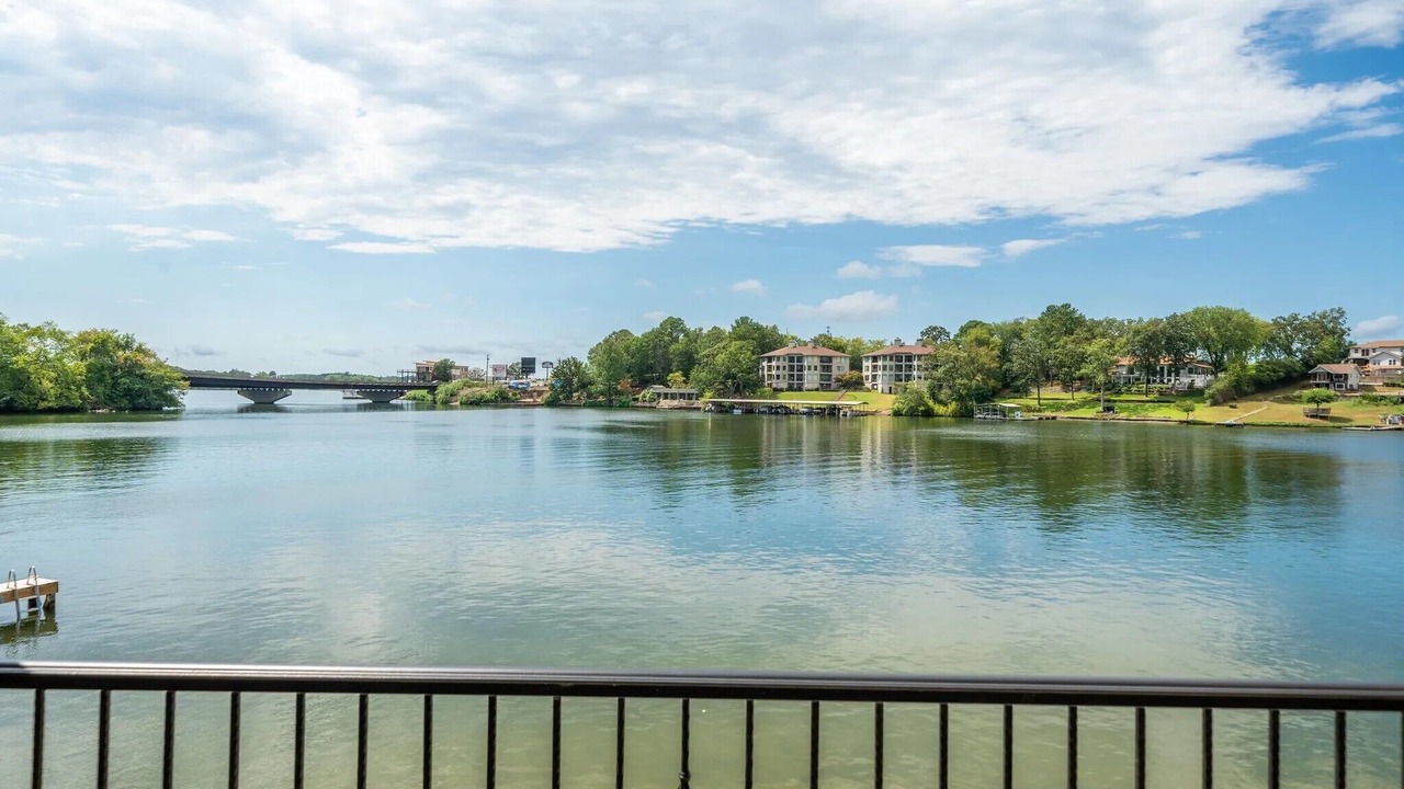 Photo of Others in Lake Hamilton