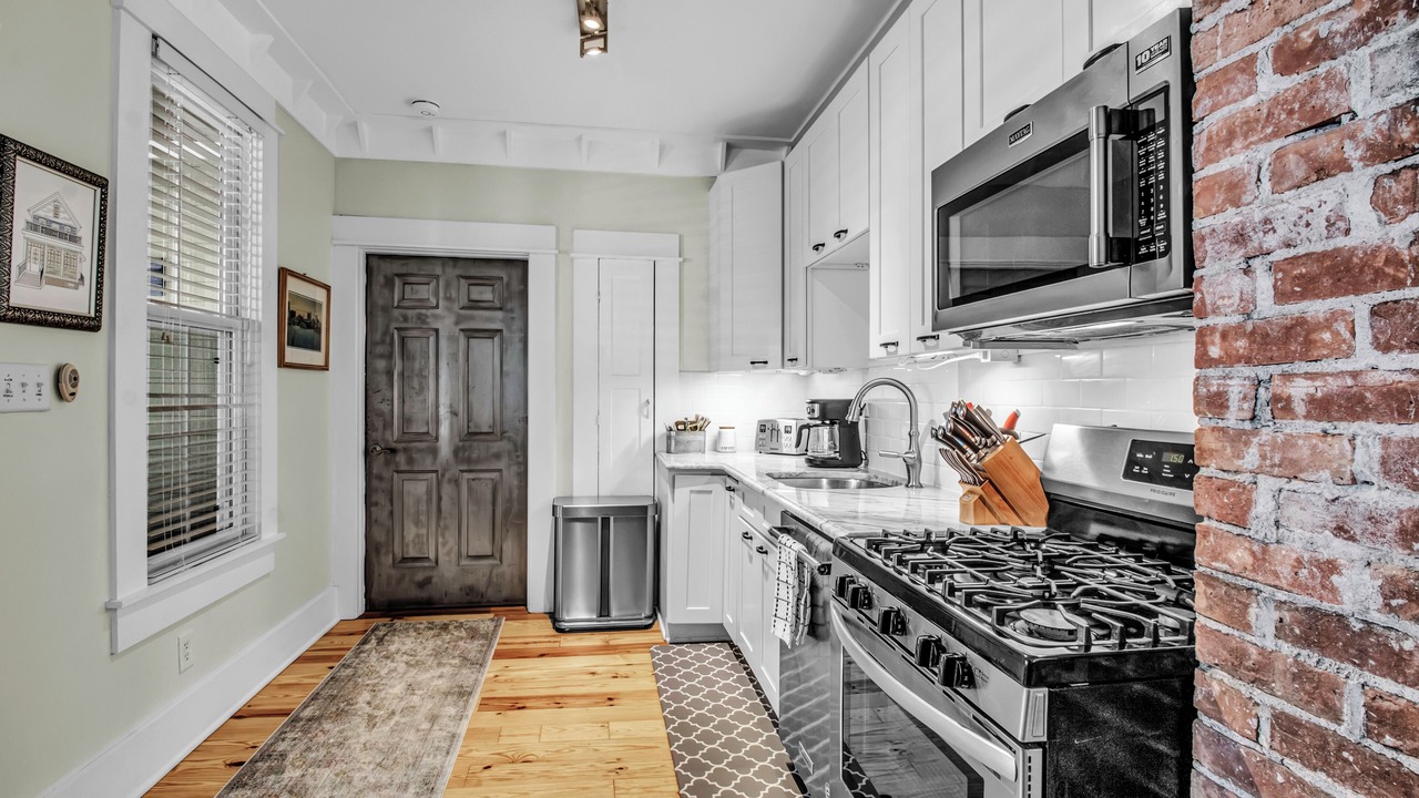 Photo of Kitchen in Front Park