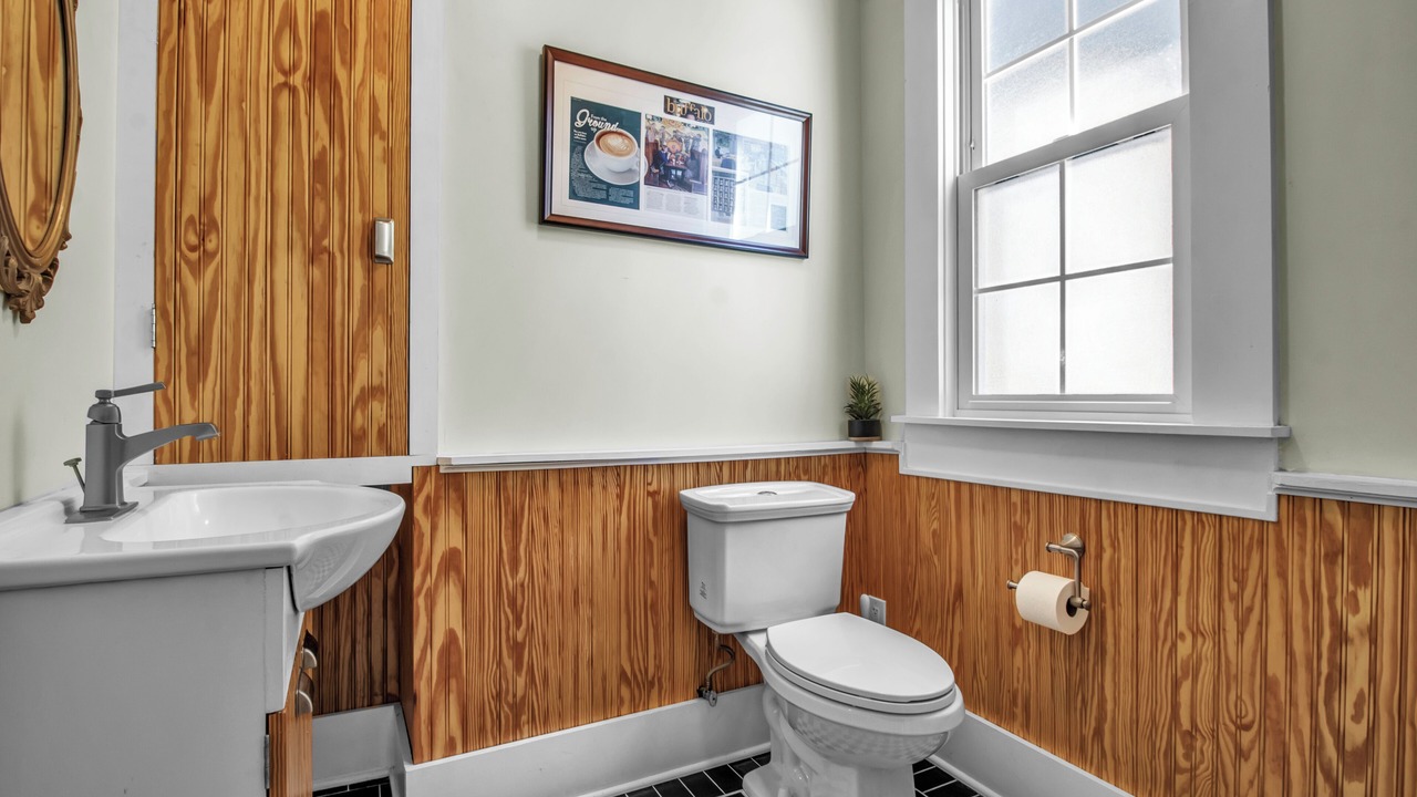 Photo of Bathroom in Front Park