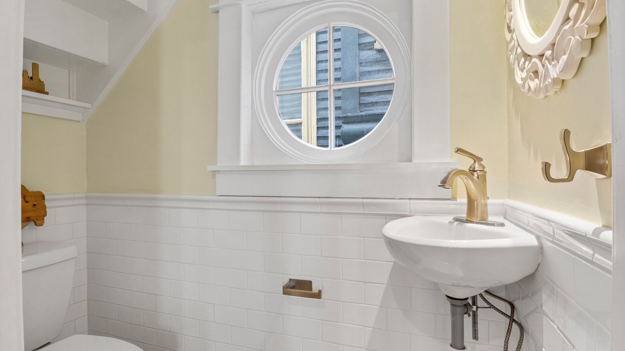 Photo of Bathroom in Front Park