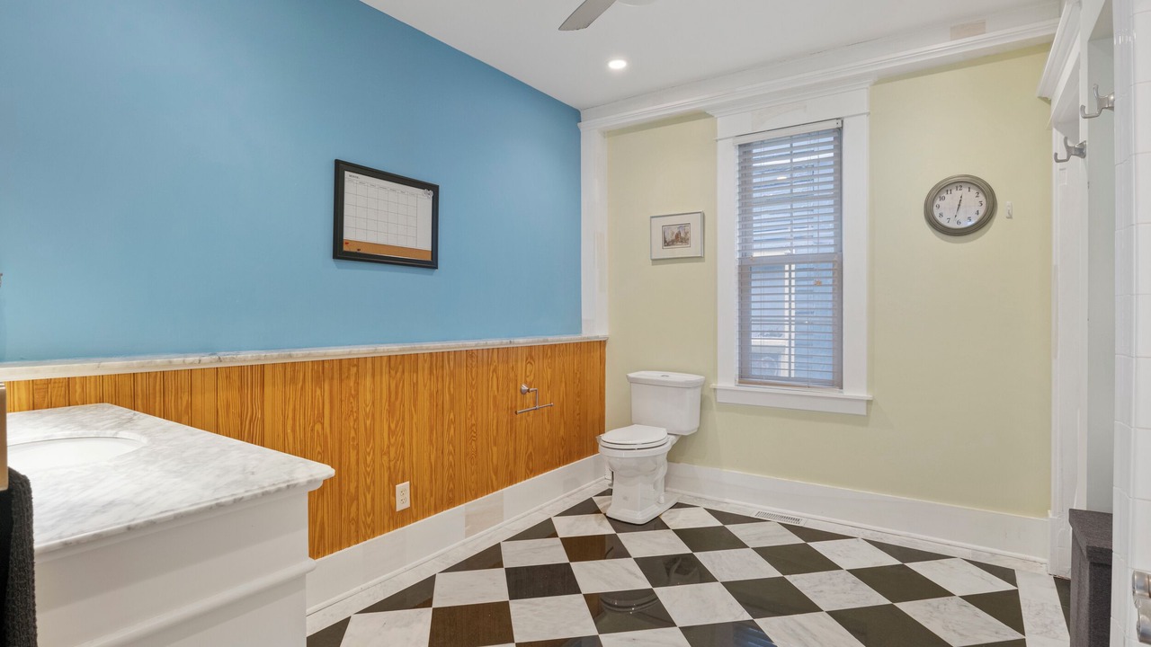Photo of Bathroom in Front Park