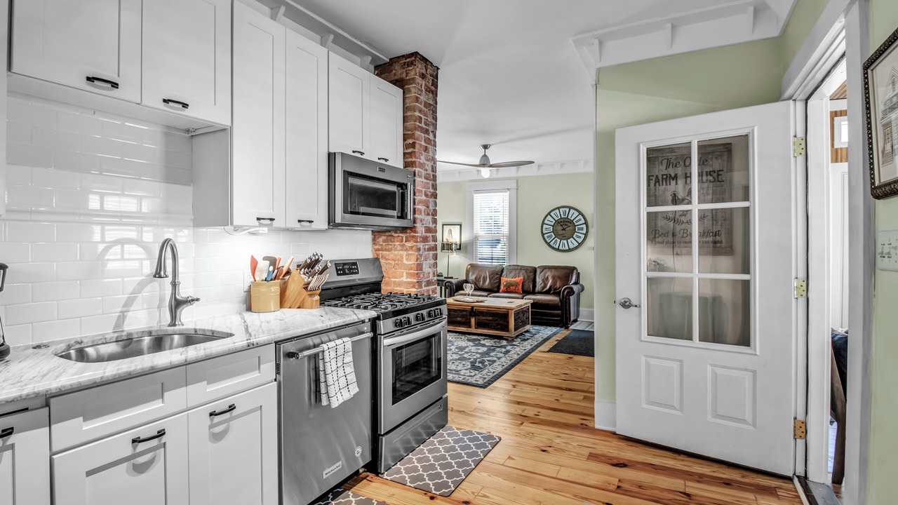 Photo of Kitchen in Front Park