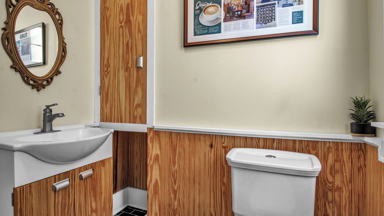 Photo of Bathroom in Front Park