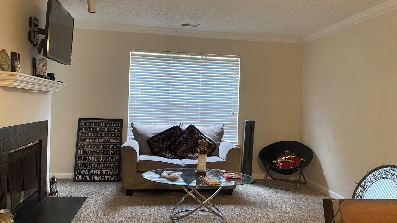 Photo of Livingroom in Sandy Springs