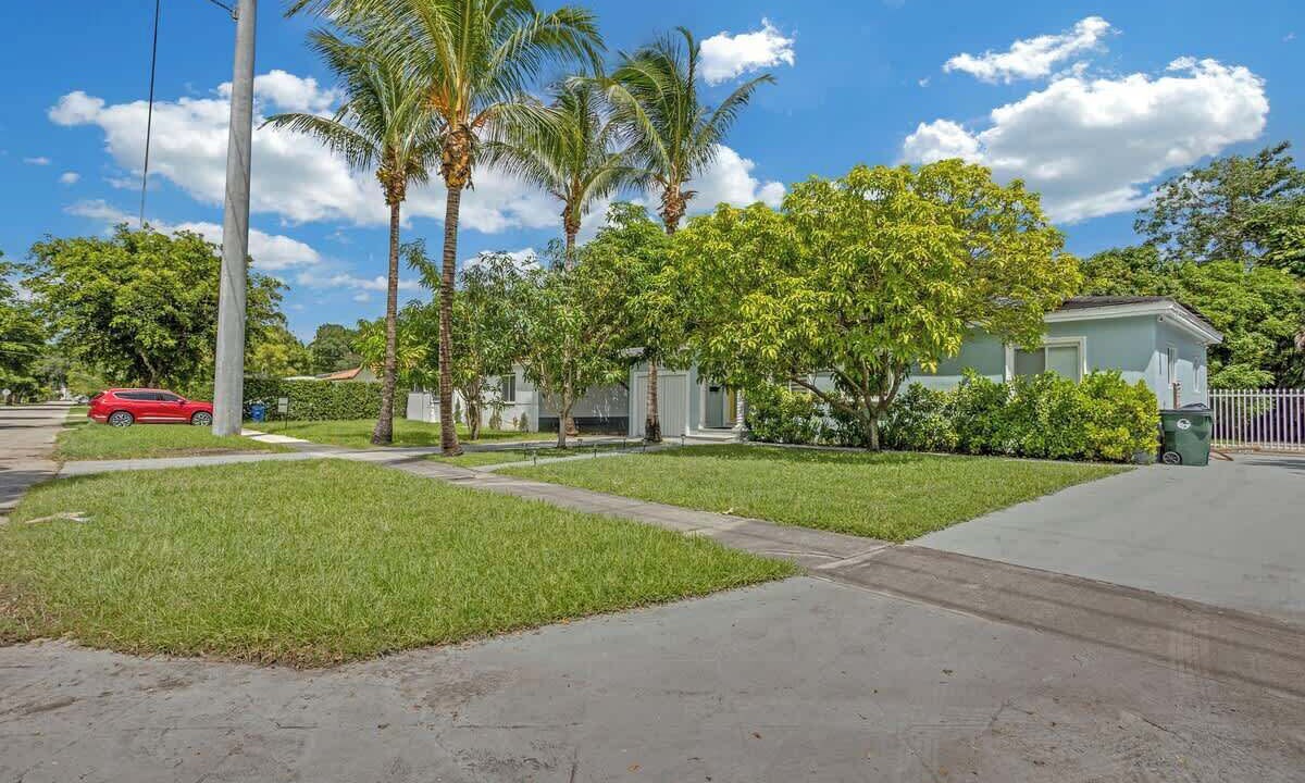 Photo of Outdoor in Miami Springs
