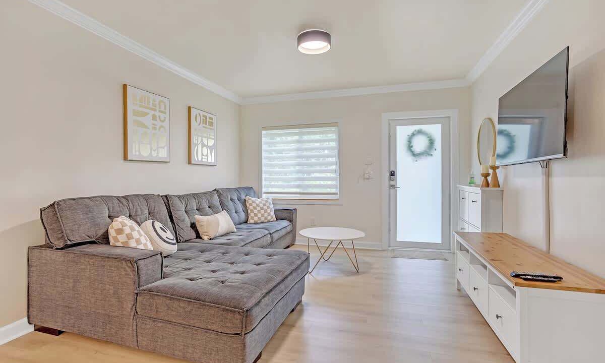 Photo of Livingroom in Miami Springs