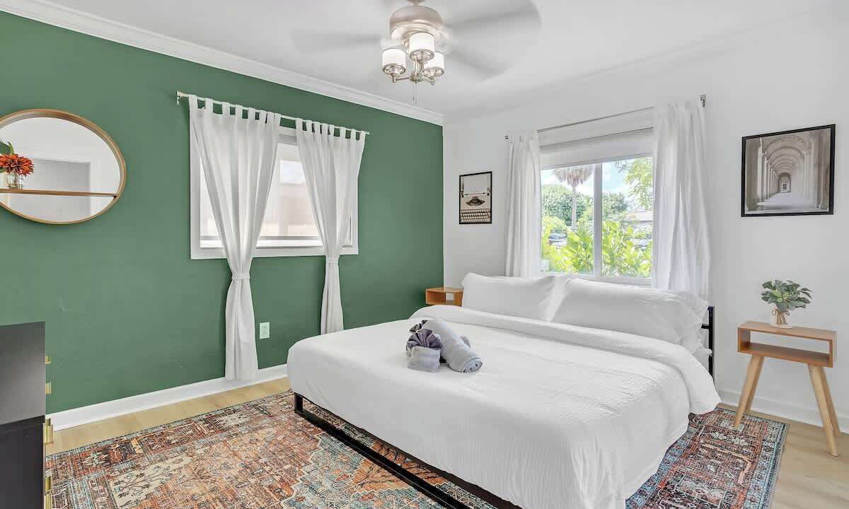 Photo of Bedroom in Miami Springs