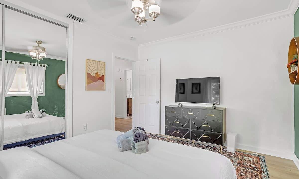 Photo of Bedroom in Miami Springs
