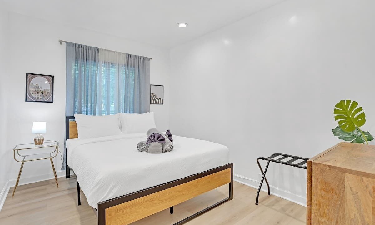 Photo of Bedroom in Miami Springs