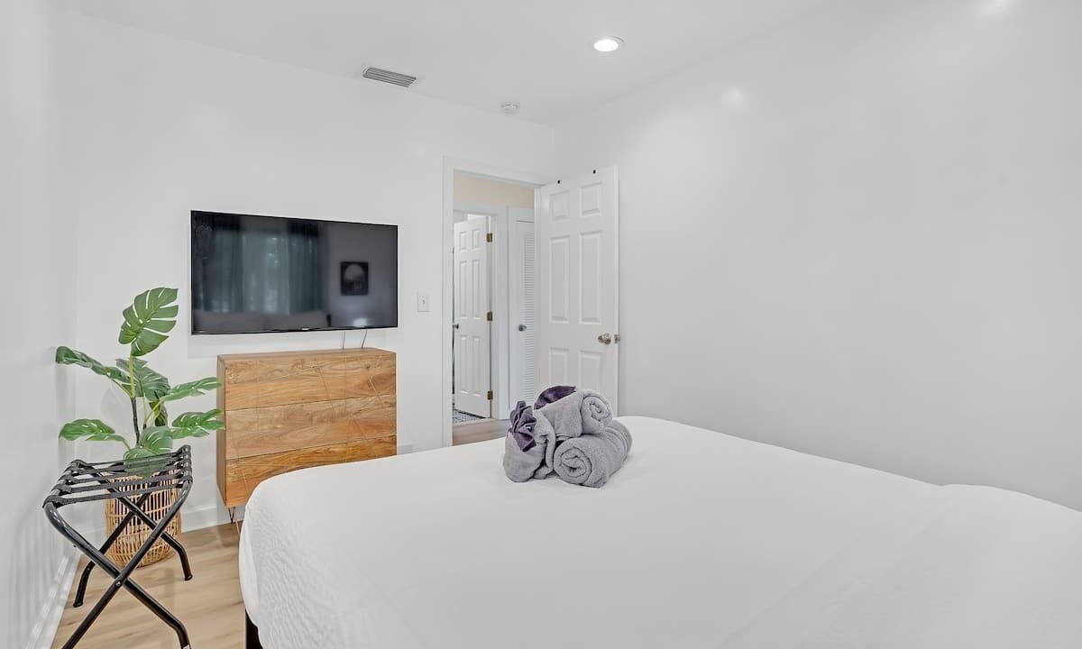 Photo of Bedroom in Miami Springs