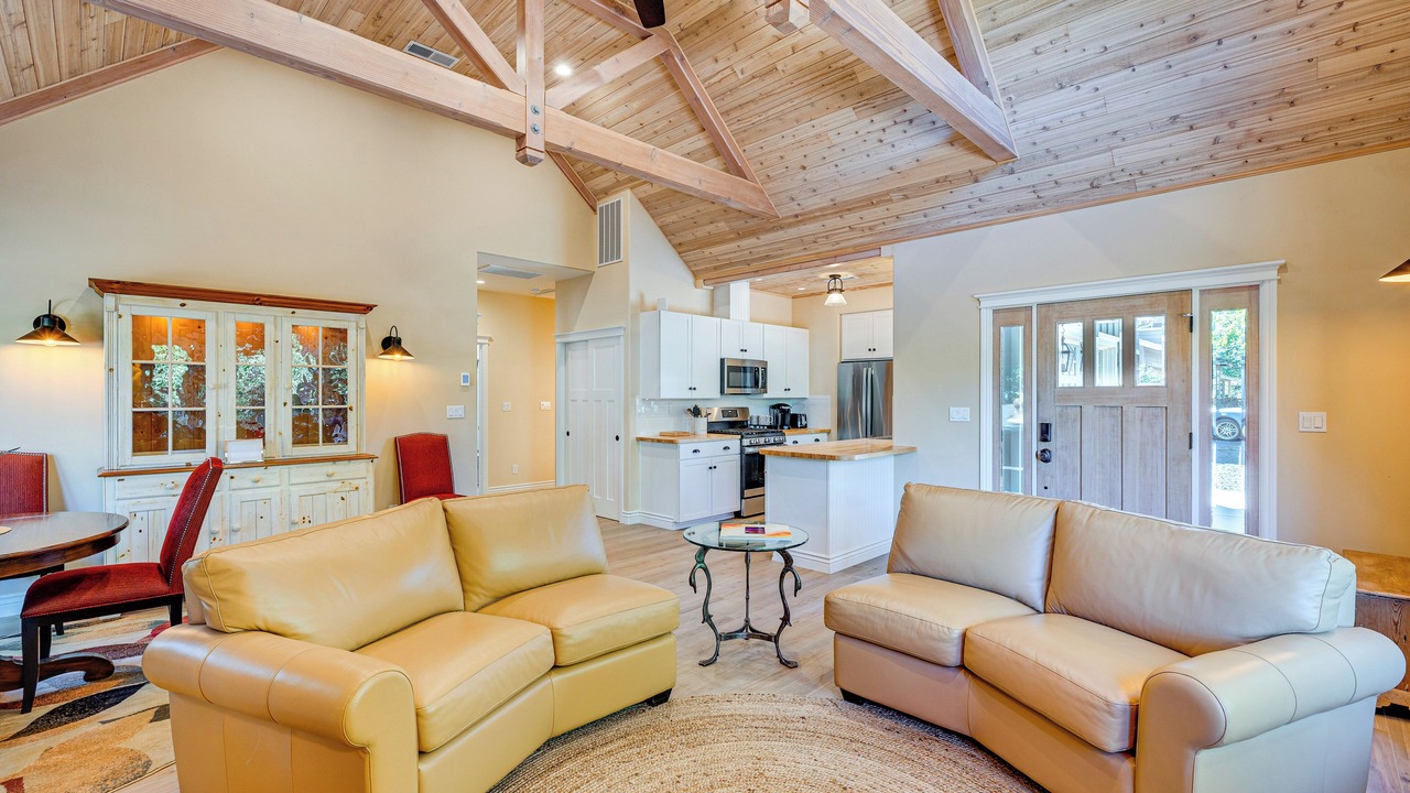 Photo of Livingroom in Auburn
