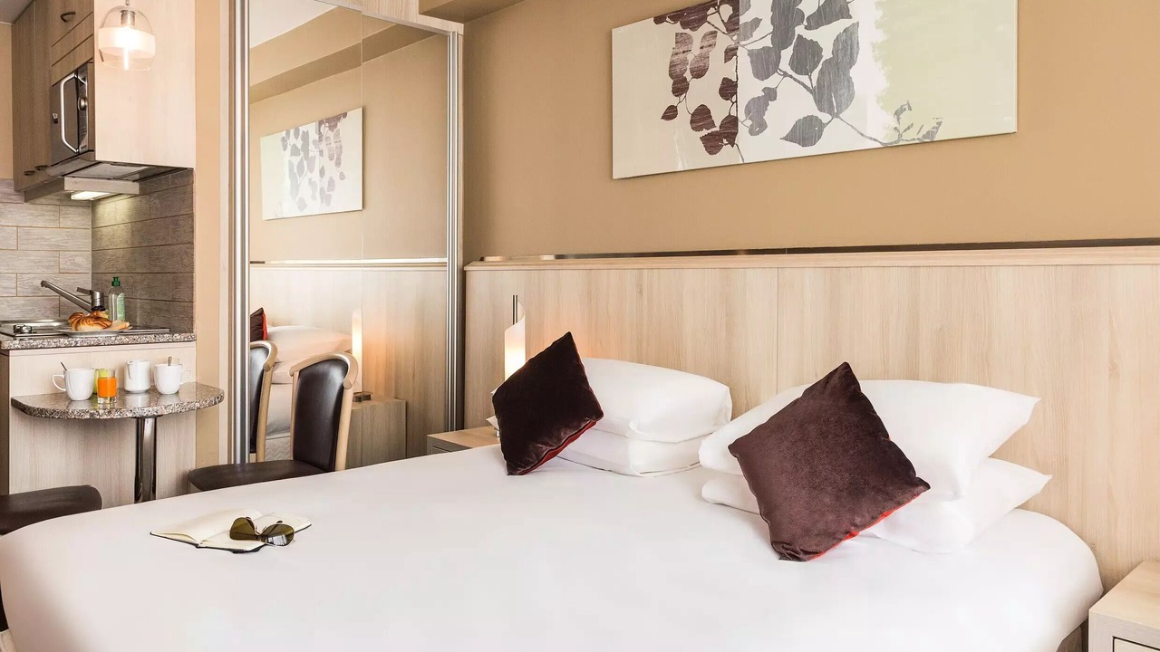 Photo of Bedroom in Paquis Navigation