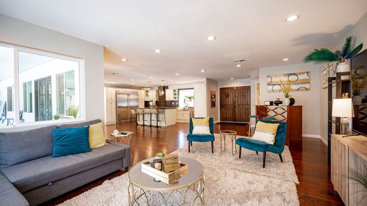 Photo of Livingroom in Rainbow Park