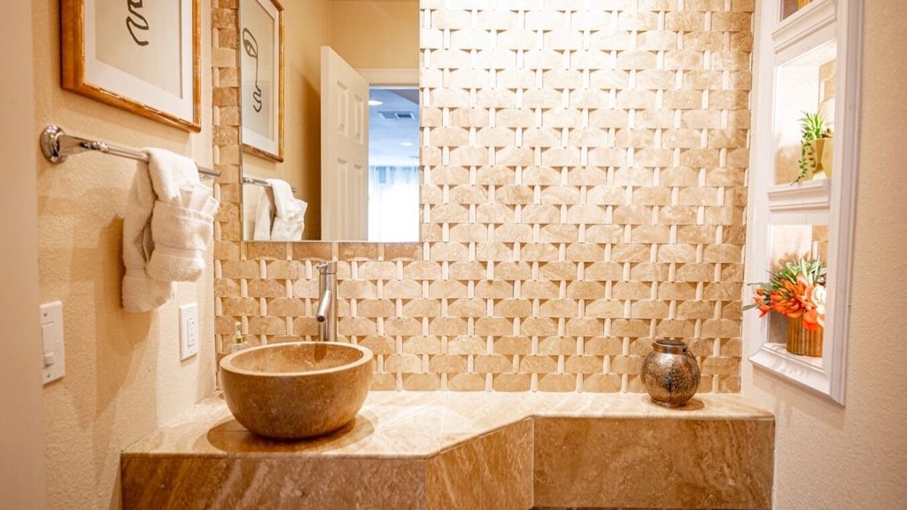 Photo of Bathroom in Rainbow Park
