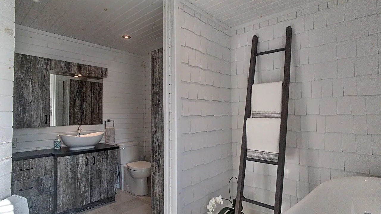 Photo of Bathroom in Saint Come