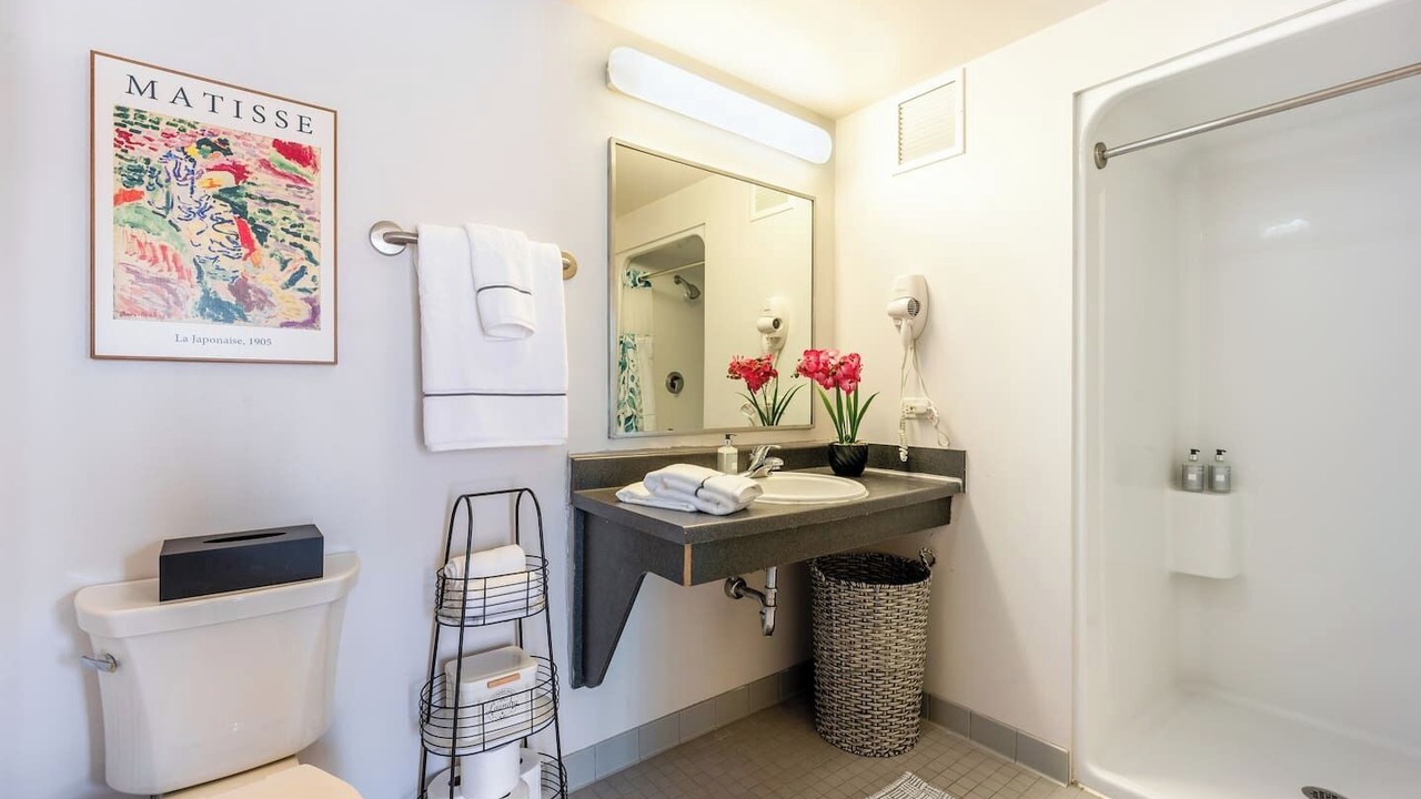 Photo of Bathroom in The Loop