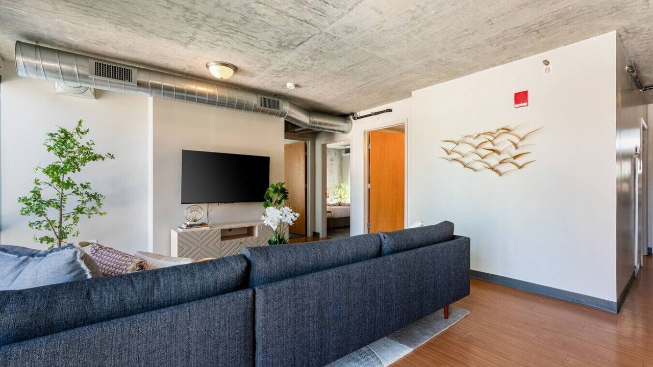 Photo of Others in The Loop